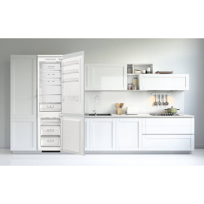 Weißer CBNF190BI 300L FrigeluX integrierter Kombikühlschrank